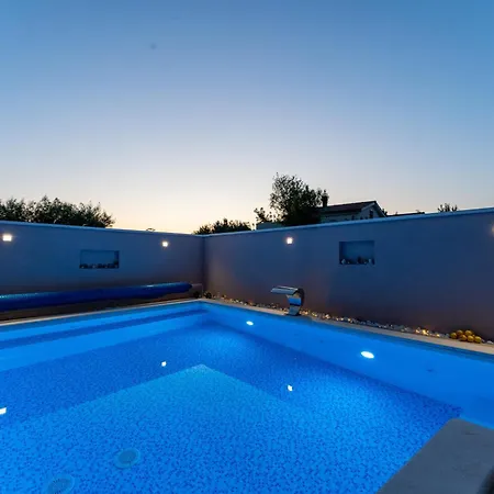 Casa Crystal Istria, With Private Pool, Near The Beach, With The Sea View! Villa Peroj