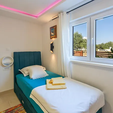 Casa Crystal Istria, With Private Pool, Near The Beach, With The Sea View! Villa *