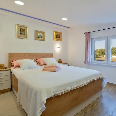 Casa Crystal Istria, With Private Pool, Near The Beach, With The Sea View! Peroj