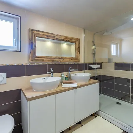 Casa Crystal Istria, With Private Pool, Near The Beach, With The Sea View!